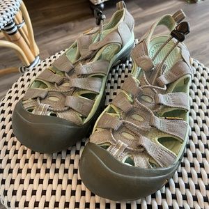 Keen waterproof sandal